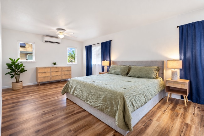 Building Photo - Hillside 3 BR House | W/D • 2 Car Garage • A/C