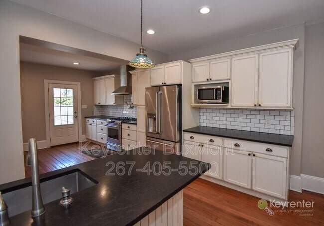 Building Photo - 61 E Ashland St