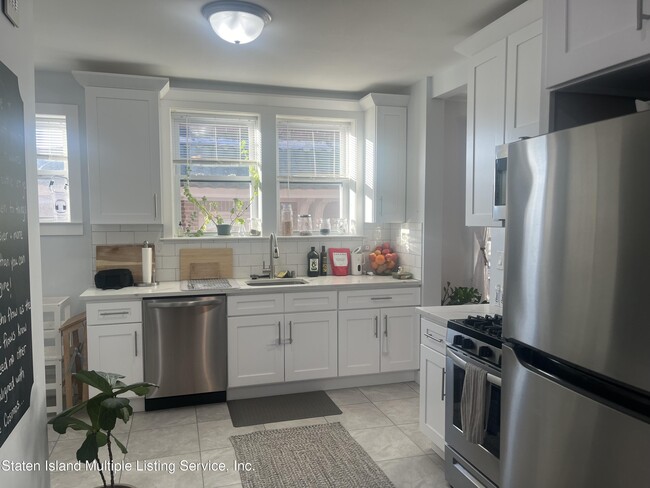 Building Photo - 542 BROADWAY-