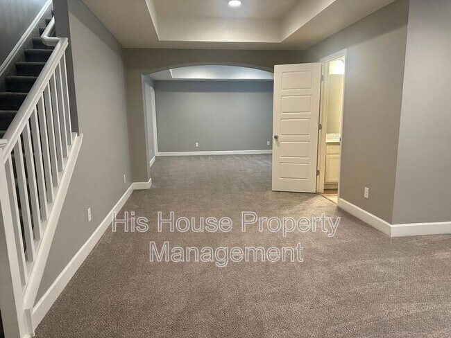 Building Photo - 2278 Stonefish Dr