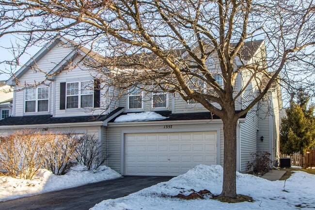 Building Photo - 1357 Newport St