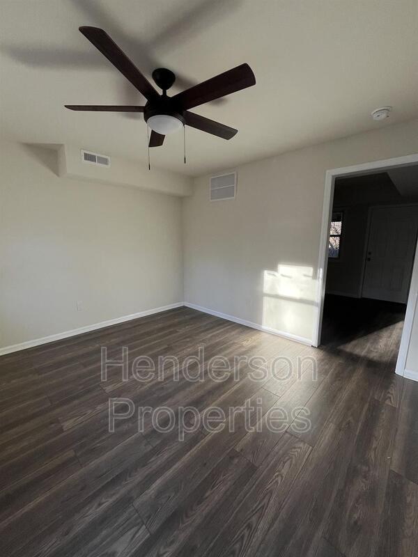 Building Photo - 2715 Dundeen St