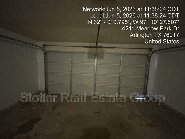 Building Photo - 4211 Meadow Park Dr