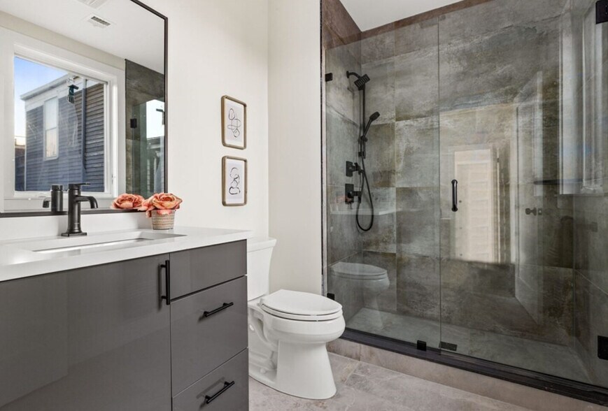 Building Photo - 301 Somerville Ave