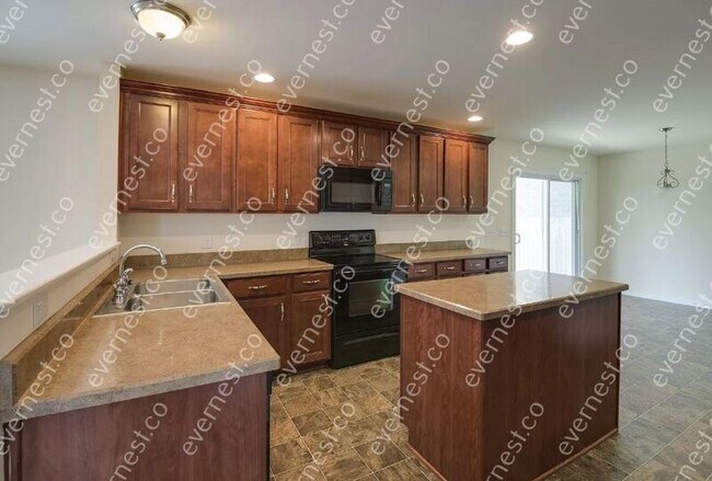 Building Photo - 1628 Stonewater Dr