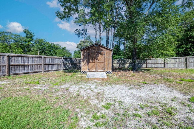 Building Photo - Vista Cay
