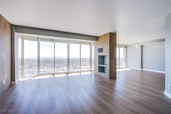 Building Photo - 3111 Bel Air Dr