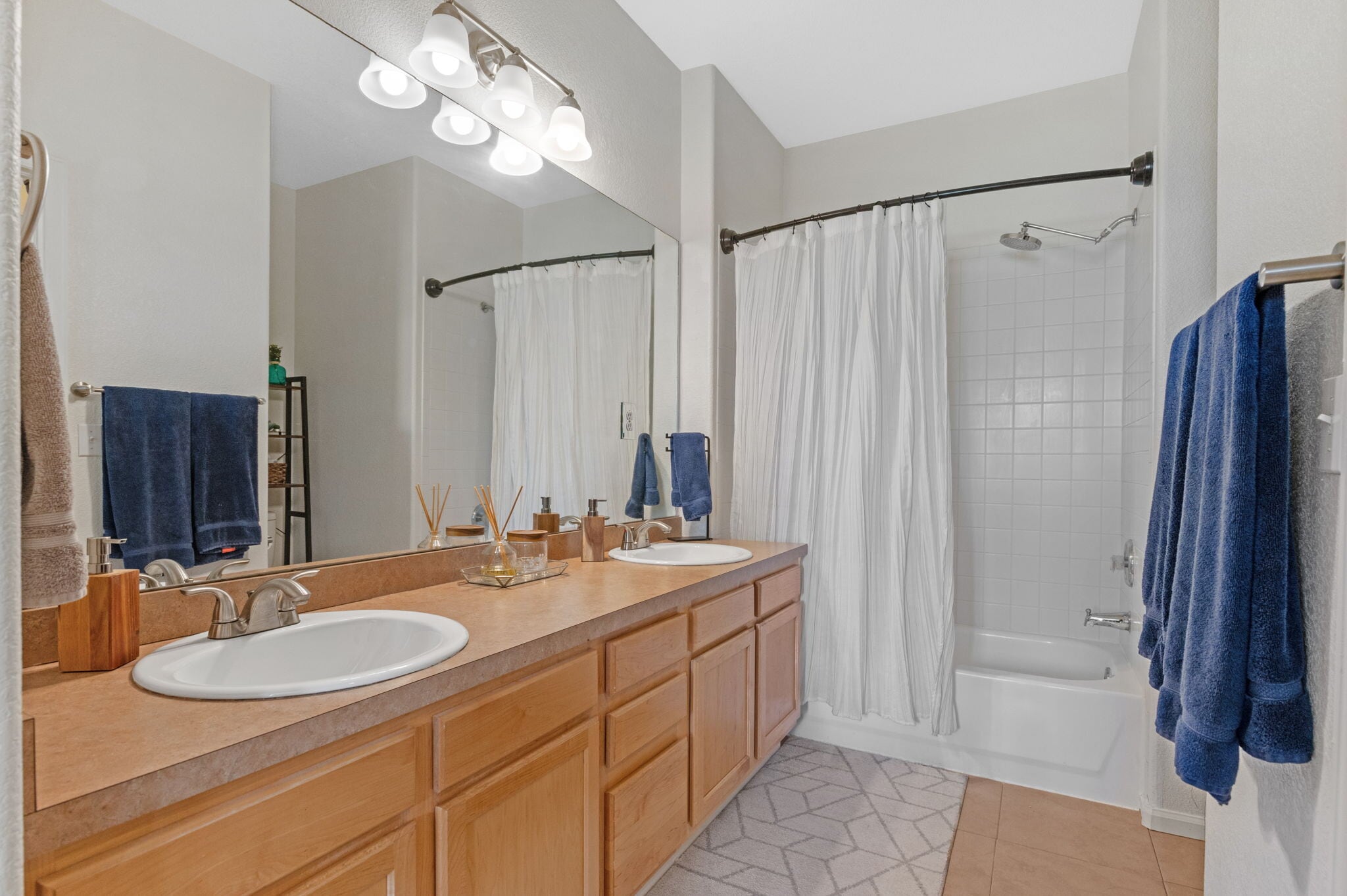 Building Photo - 2192 S Fulton Cir