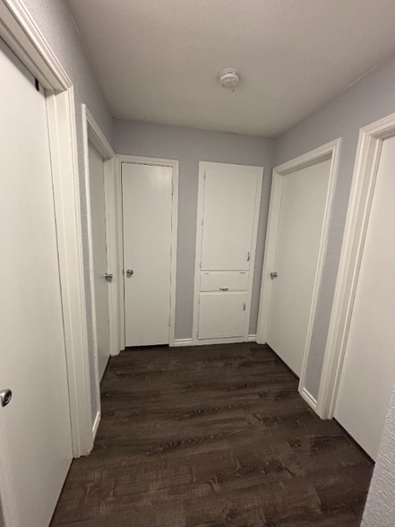 Building Photo - 901 Marilyn Dr