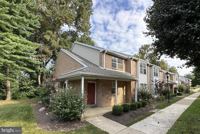 Building Photo - 1002 Valley Glen Rd