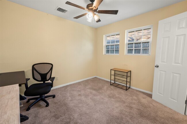 Building Photo - 11007 White Oak Bend Dr