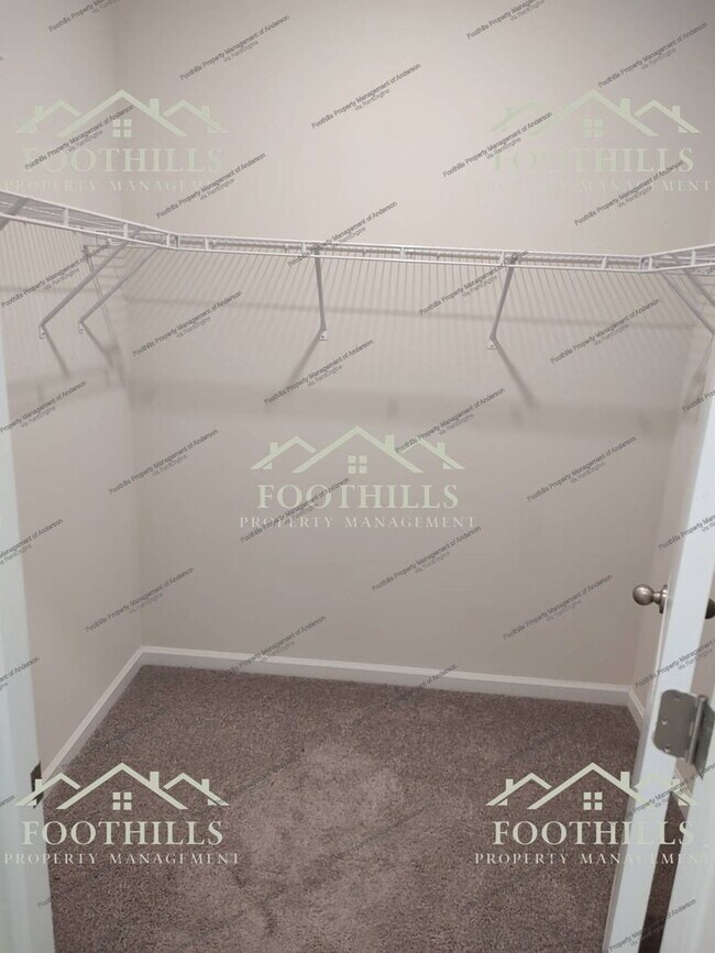 Building Photo - 102 Fancy Trl
