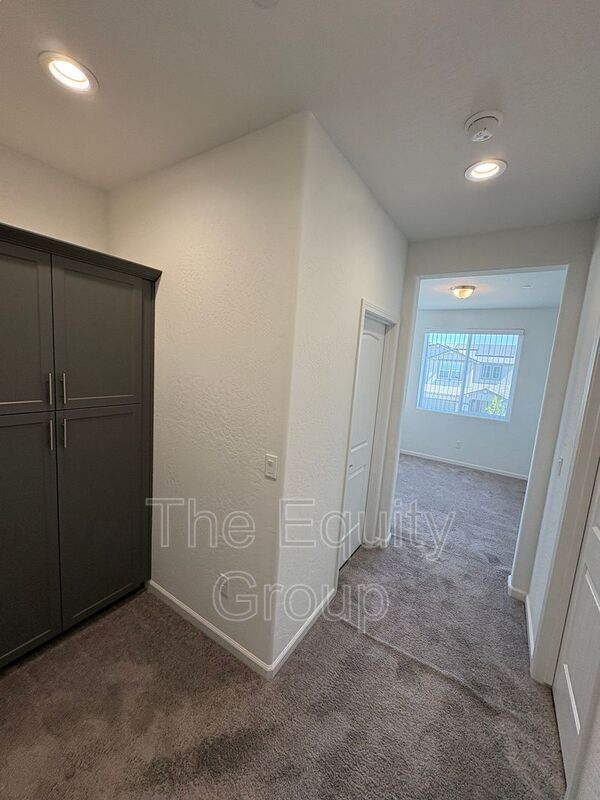Building Photo - 3036 N Parkside St