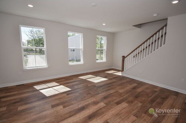 Building Photo - 4991 Franklin Cir