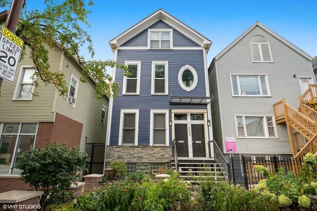 Building Photo - 3034 N Southport Ave