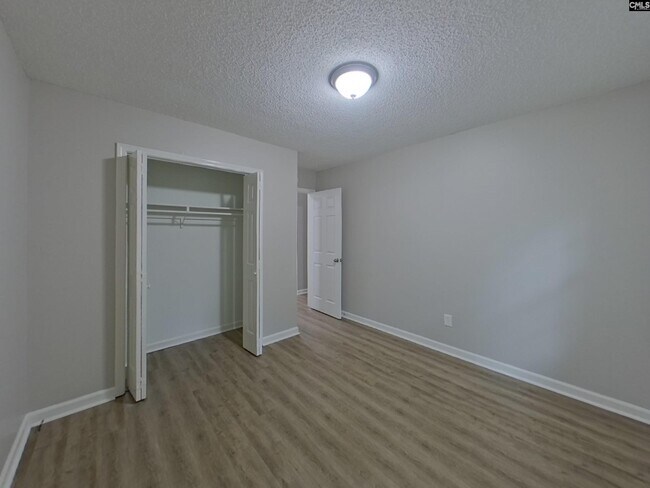 Building Photo - 204 Kemsing Rd