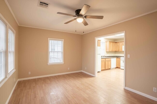 Building Photo - Great Location 2 Bed 1 Bath Home for Rent