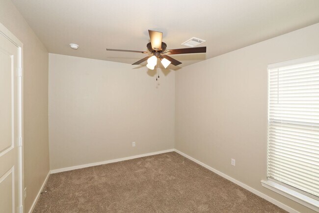 Building Photo - 7205 Athens St