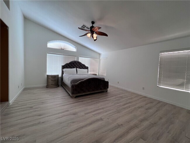 Building Photo - 8401 Desert Quail Dr