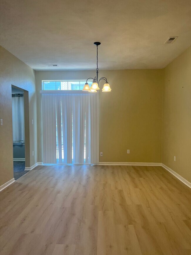 Building Photo - 248 Belmont Cir
