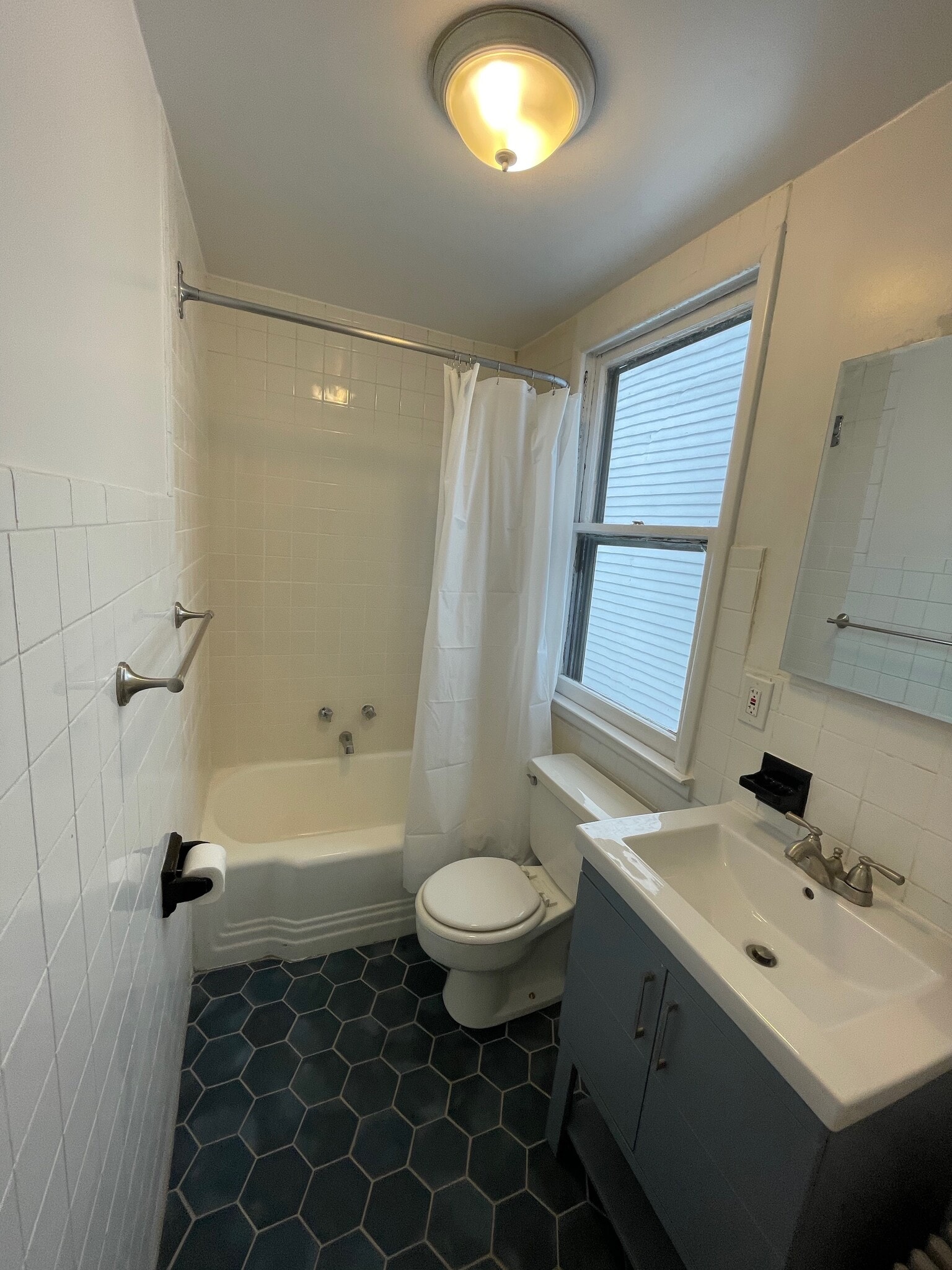 Bathroom - 48 Washington Ave