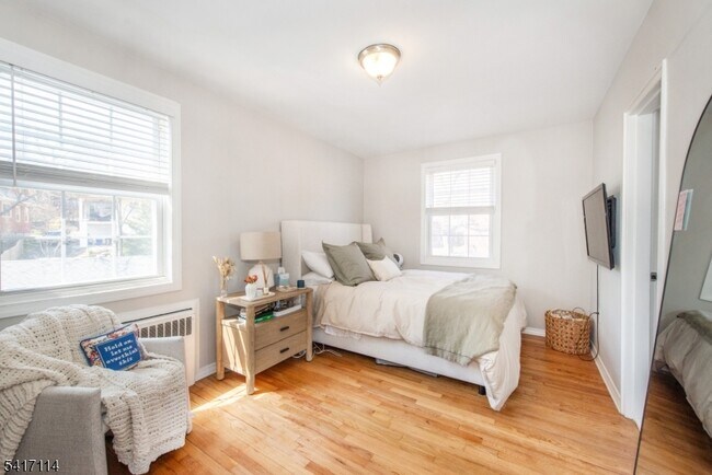 Building Photo - 376 Claremont Ave