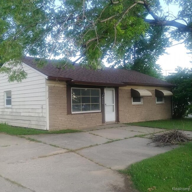 37848 S Groesbeck Hwy 37848 S Groesbeck Hwy Clinton Township MI 48036