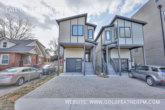 Building Photo - 402 E Trinity Ln