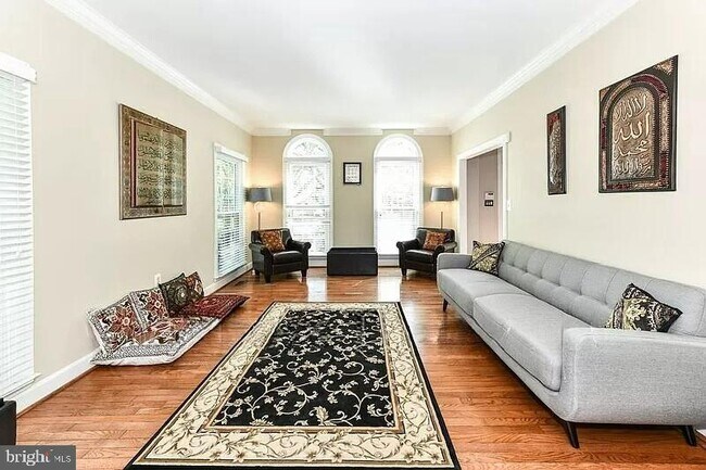 Building Photo - 1088 Safa St