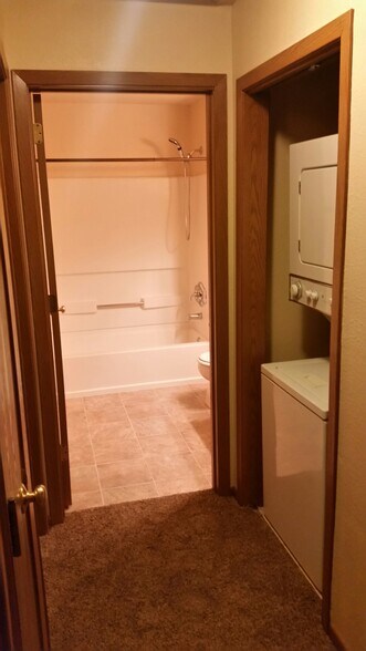 Full Bath - 9915 W Oklahoma Ave