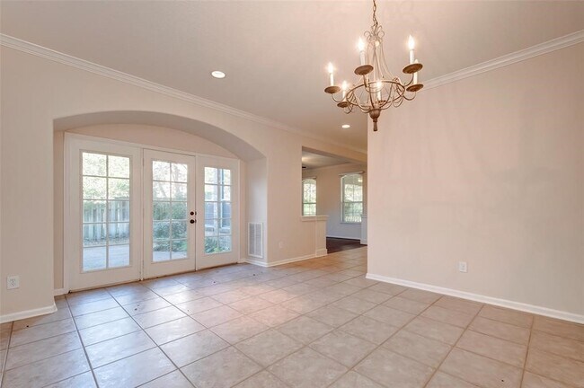 Building Photo - 34 N Longsford Cir