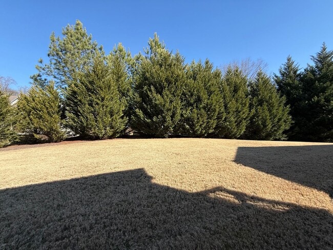 Building Photo - Luxurious 3BD, 4BA Raleigh Townhome with a Bonus Sunroom and Large Upstairs Loft within the Desir...