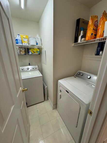 Building Photo - 1156 Hampton Gardens Ln