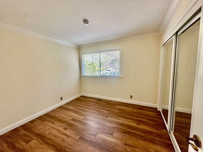 Building Photo - Single Story Home with Sparkling Pool, Large Spacious Lot with Top Schools! Monte Sereno/Los Gato...
