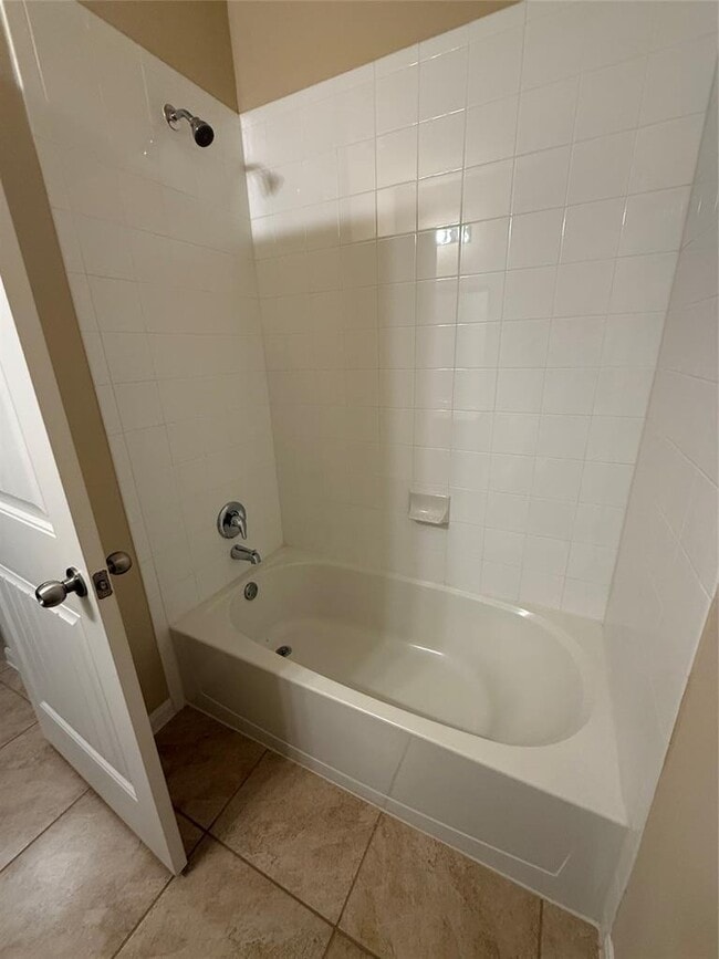 Building Photo - 6624 San Isidro Dr