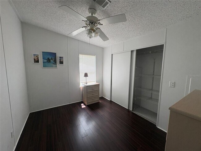 Building Photo - 2132 Sabal Palm Dr