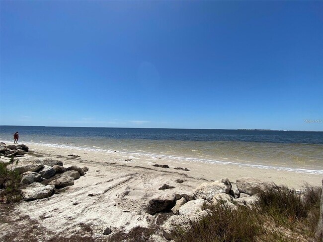 Building Photo - 654 Windrush Bay Dr