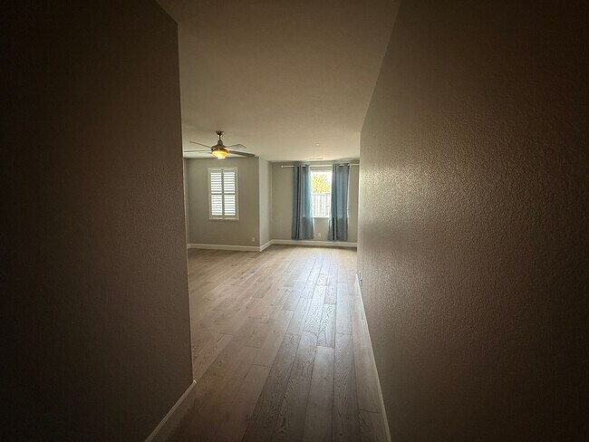 Building Photo - Beautiful Home in Springlake