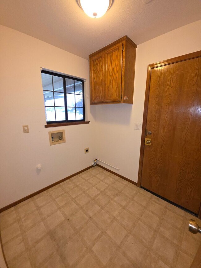Building Photo - Charming Single-Story Home in Lincoln - Av...