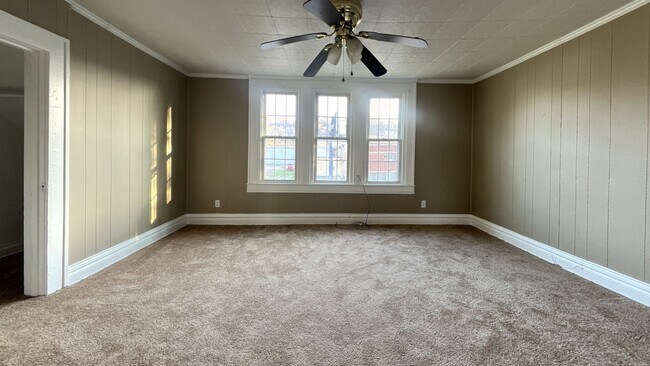 Building Photo - 2744 5th Ave