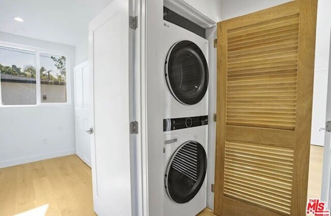 Building Photo - 7406 W 82nd St