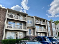 Building Photo - Spacious updated condo near UNCC.