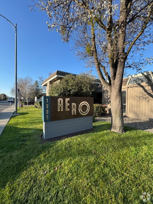 Building Photo - Aero Apartments