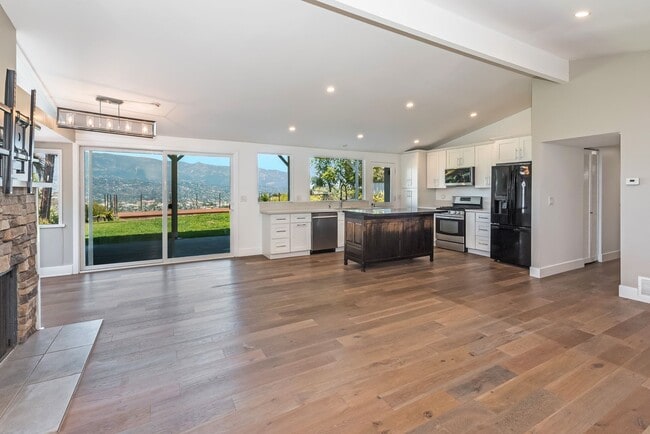Building Photo - Remodeled Alta Mesa home with Mountain and City Views!