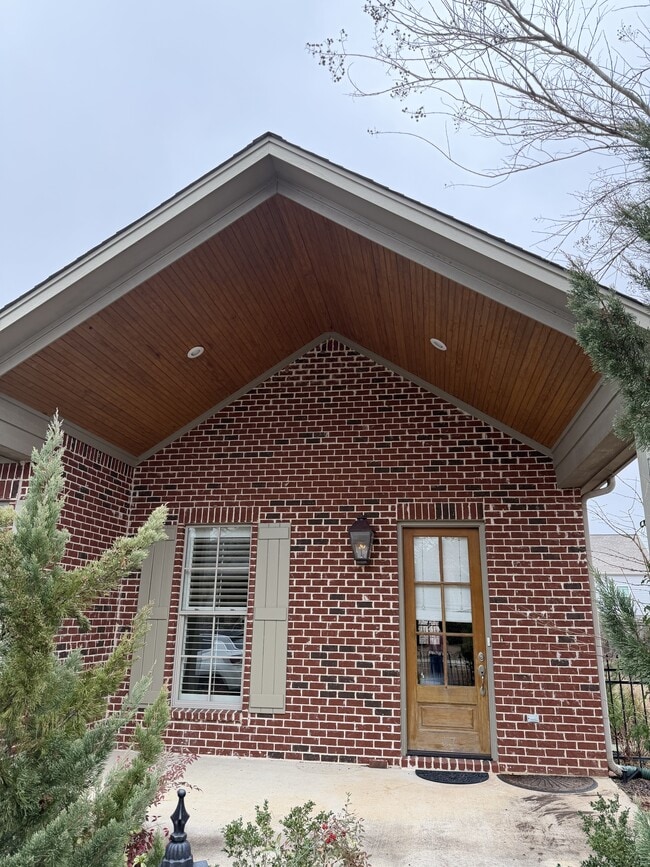 Building Photo - 117 Fern Cove