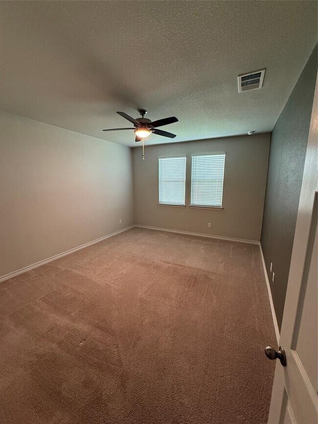 Building Photo - 1308 Eagle Ray St