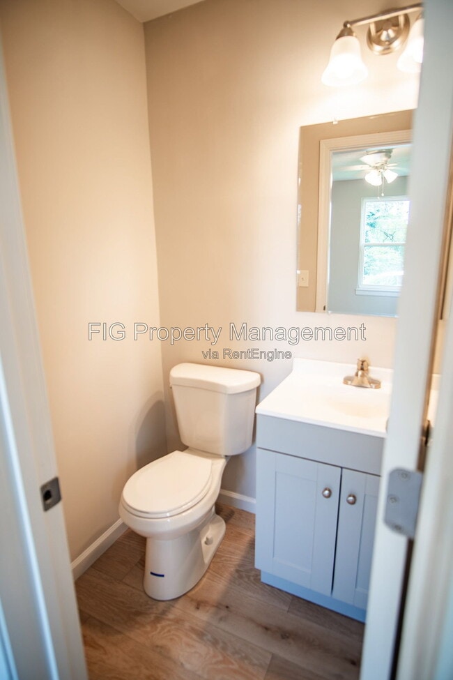 Building Photo - 607 Hillview Rd