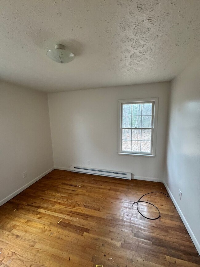 Building Photo - 2 bedroom / 1 office / 1 bathroom in Shelby, NC