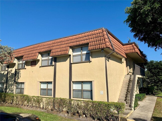 Building Photo - 551 NW 100th Pl