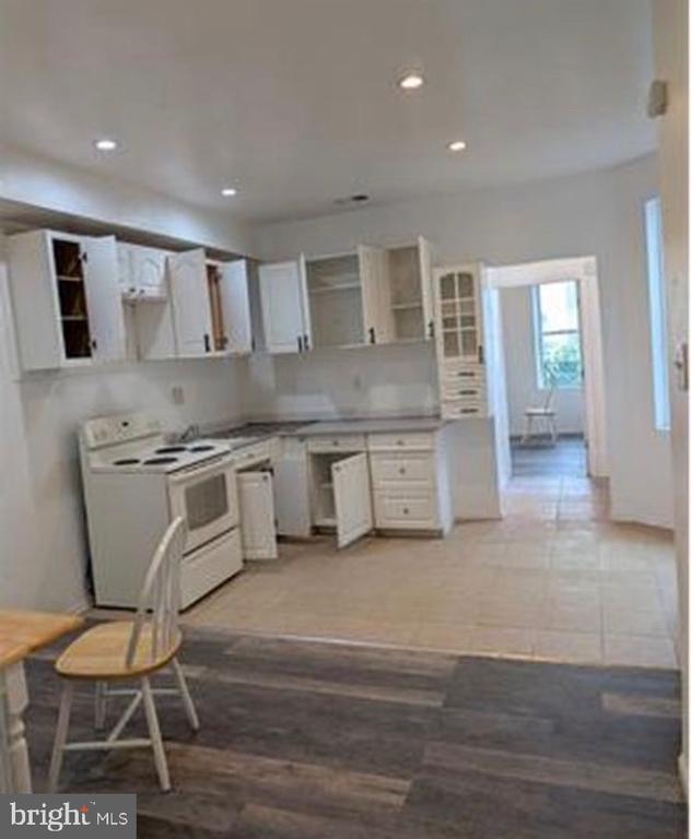 Building Photo - 5231 Greenway Ave